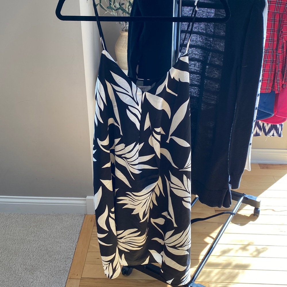 Loft Dress Spaghetti Strap black & white. Small.